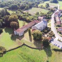 Découvrez le prieuré, l'église et son parc
