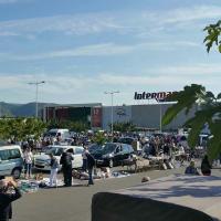 Vide Greniers Parking Intermarche Bricomarche le dimanche