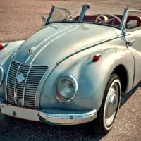 Rassemblement de véhicules anciens "Auto-Rencard"