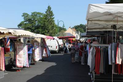 MARCHÉ VENDREDI A VION
