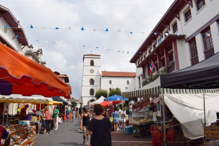 Marché samedi matin, Place Sokoburu