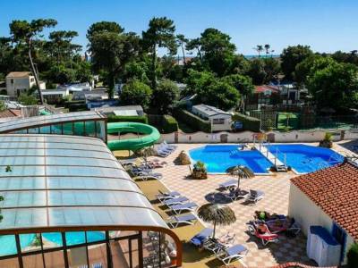 Camping Paradis - La Pomme de Pin