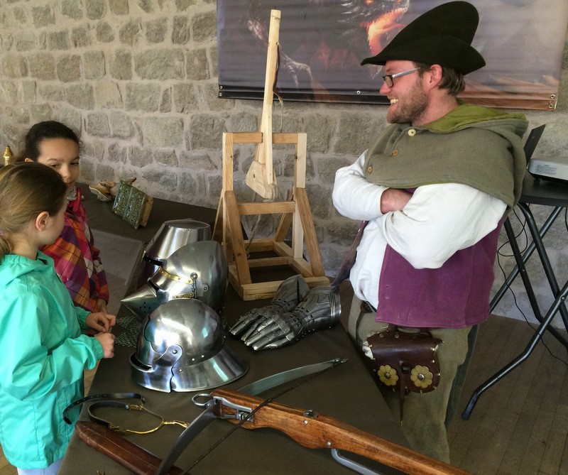 Mène l’enquête au château