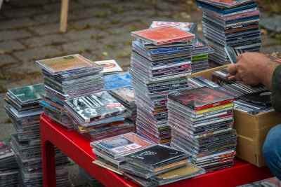 Marché aux livres – CD – DVD – BD – Revues