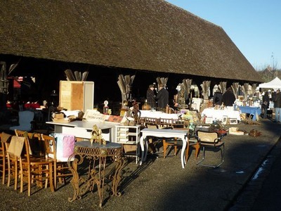 MARCHE DES BROCANTEURS