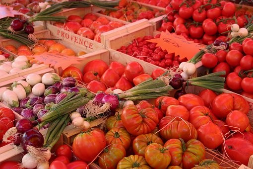 Bécherel Marché de plein air