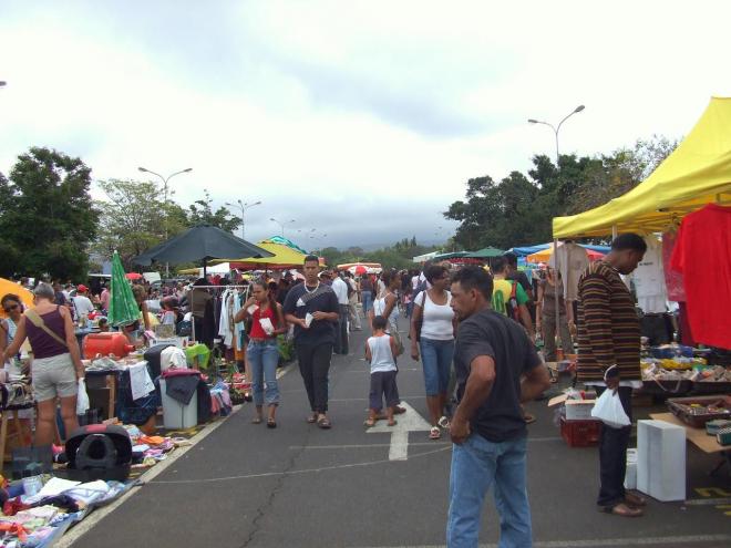 Brocante de saint Pierre 5eme dimanche