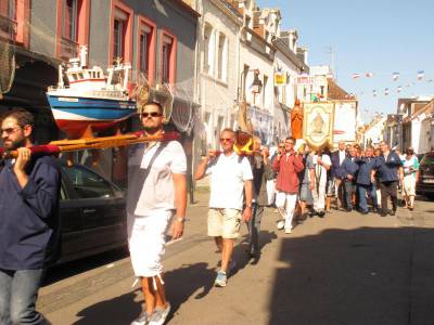 Procession la Chapelle jusqu'au Calvaire