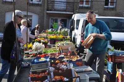 MARCHÉ D'OYE-PLAGE