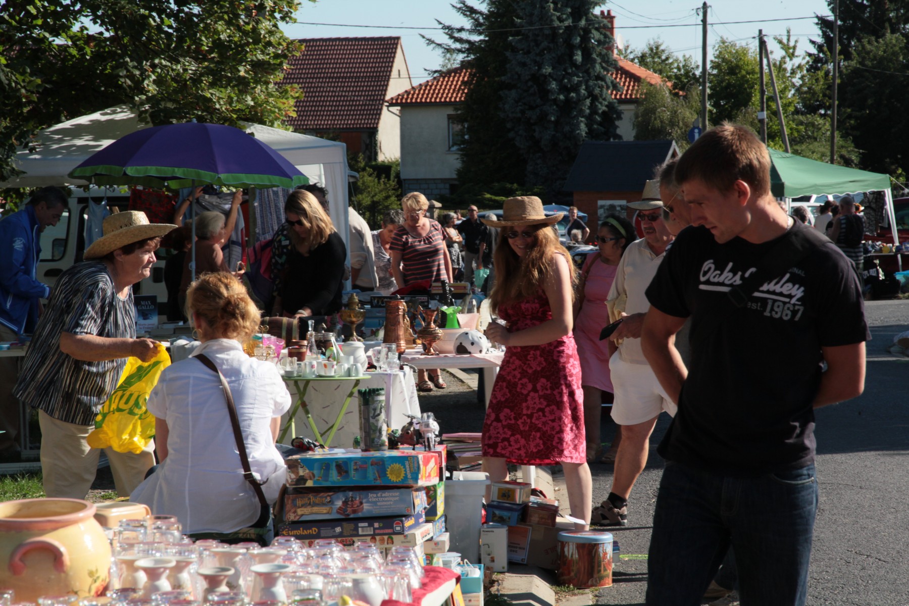 VIDE-GRENIER