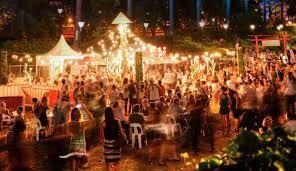 marché nocturne a la plage